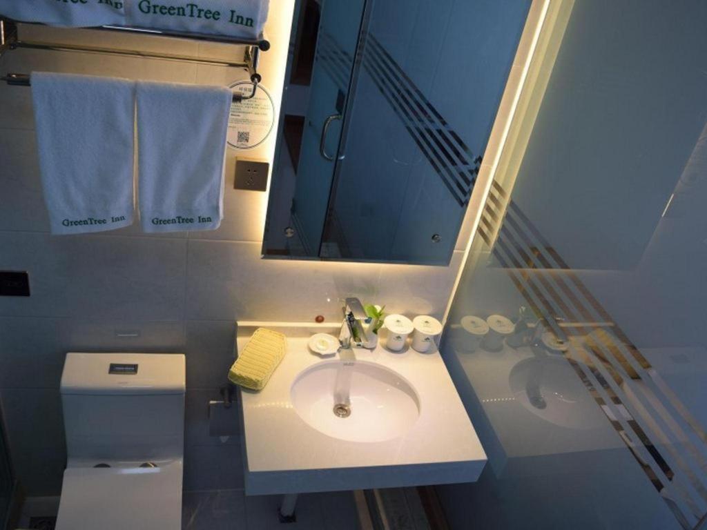 Greentree Inn Zhengzhou Xinzheng City Longhu Town Xiangyun Road Express Hotel Εξωτερικό φωτογραφία