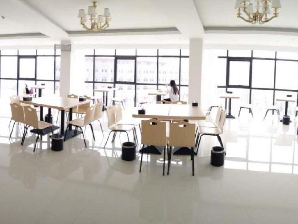 Greentree Inn Zhengzhou Xinzheng City Longhu Town Xiangyun Road Express Hotel Εξωτερικό φωτογραφία