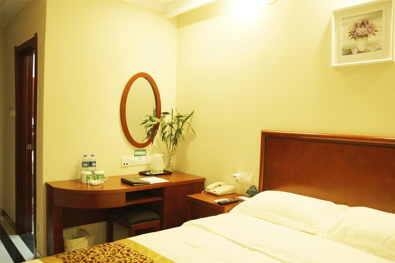 Greentree Inn Zhengzhou Xinzheng City Longhu Town Xiangyun Road Express Hotel Εξωτερικό φωτογραφία